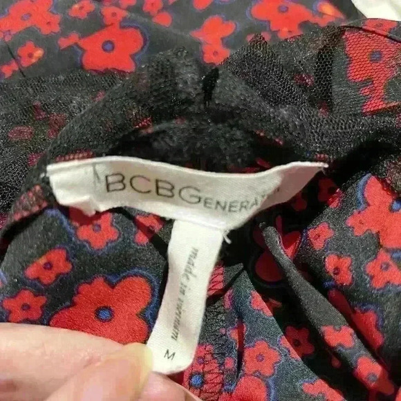 Y2K BCBGeneration Womens Red Black Yoke Gothic Floral Shift Dress Size Medium - Picture 3 of 8